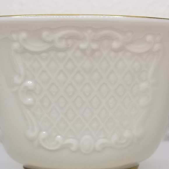 Lenox Canterbury Bowl Hand Decorated Cream Ivory 24K Gold Trim 3"H x 4.25"W - Picture 4 of 6